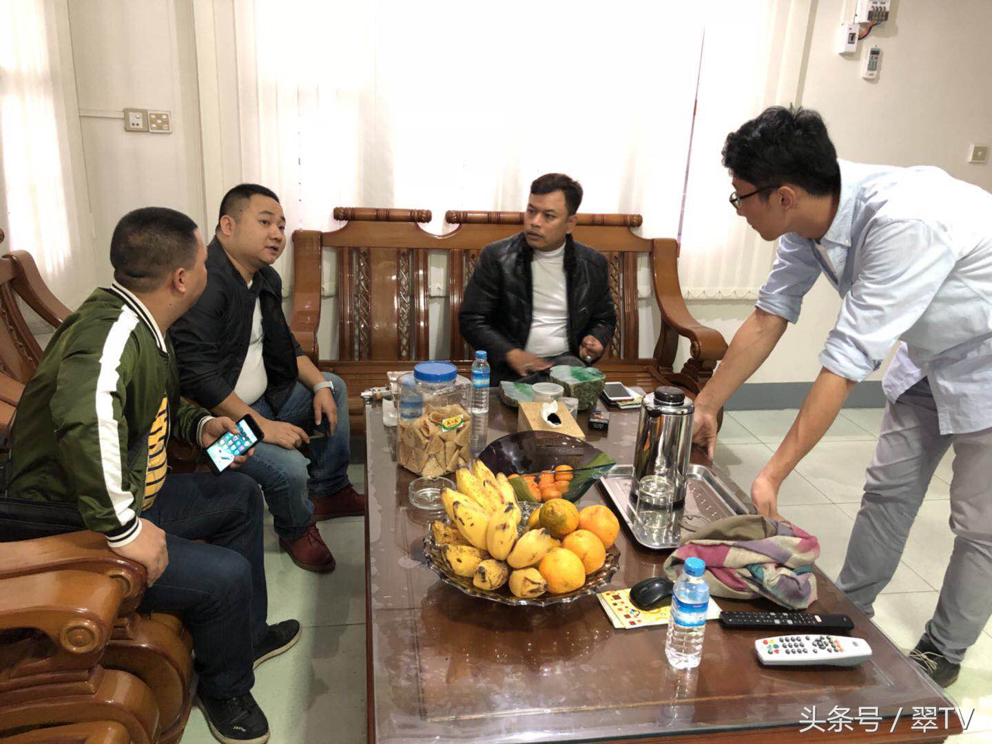 缅甸曼德勒角湾翡翠市场原石收购,缅甸角湾翡翠交易市场