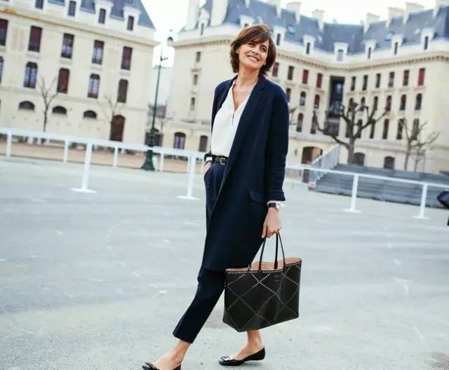 这些穿搭充满着青春时尚感,这些时髦单品让你人见人爱