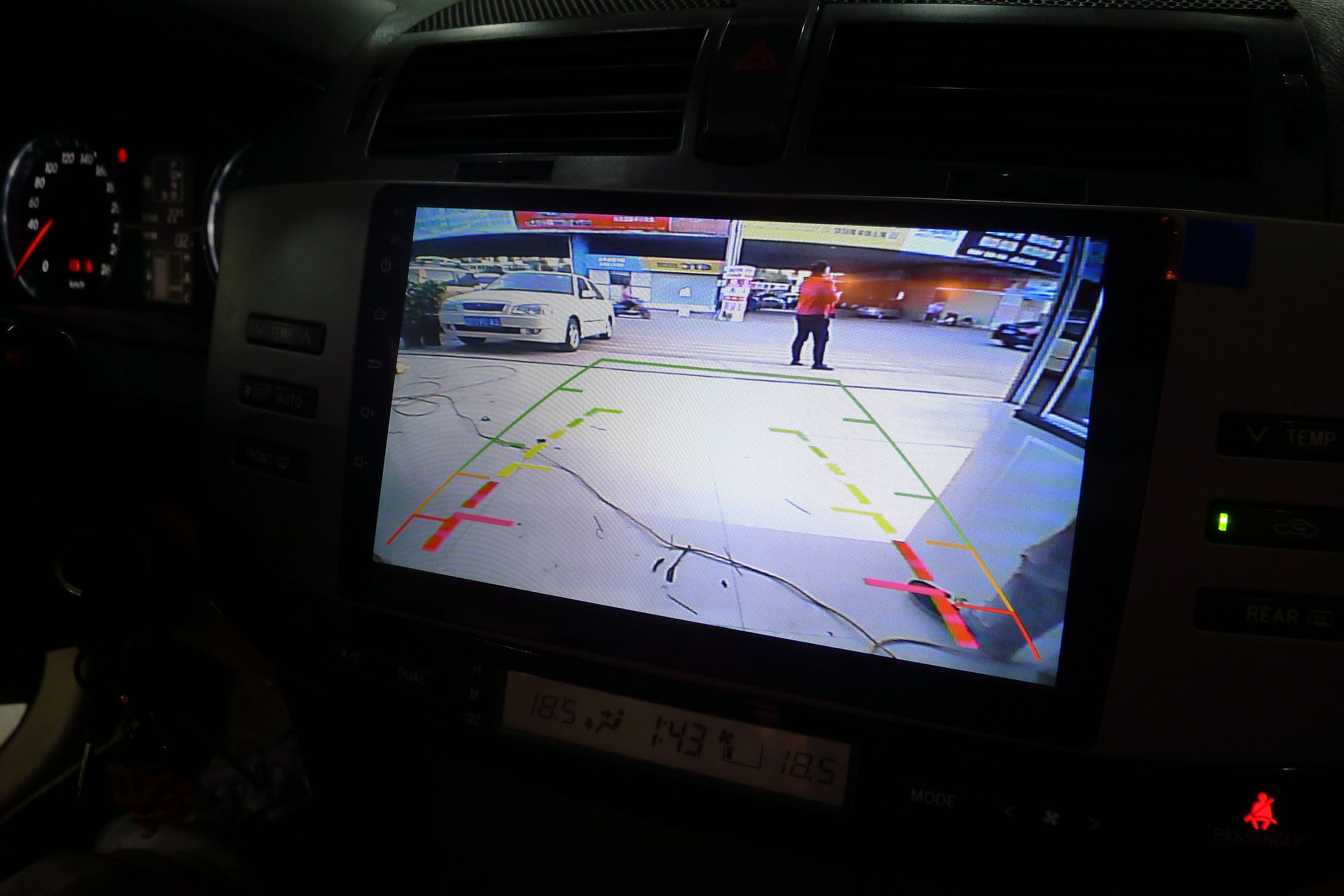 老款丰田锐志拆屏,丰田锐志老款导航原车风格