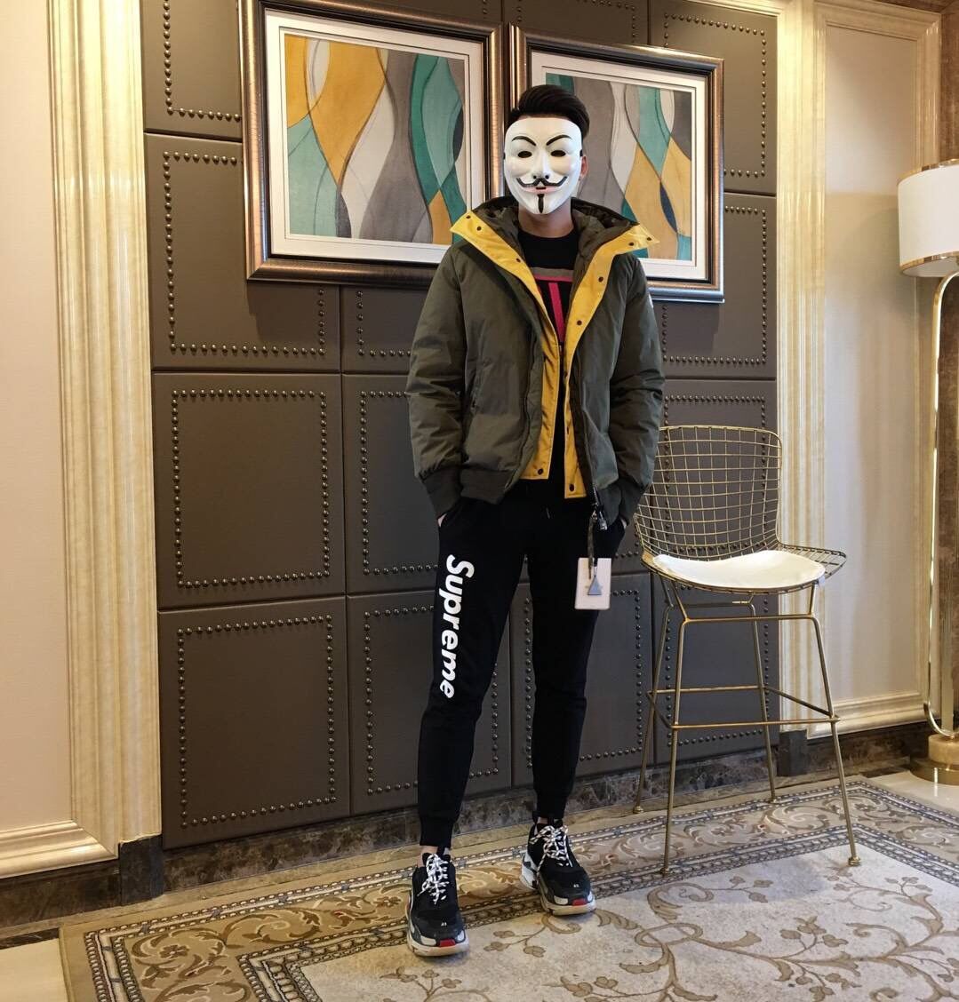 羽绒服万里雪飘,虐我千百遍我待美食如初恋