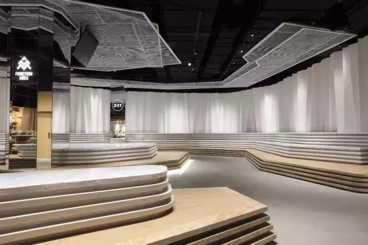 三体时空沉浸展,三体是有平行时空吗