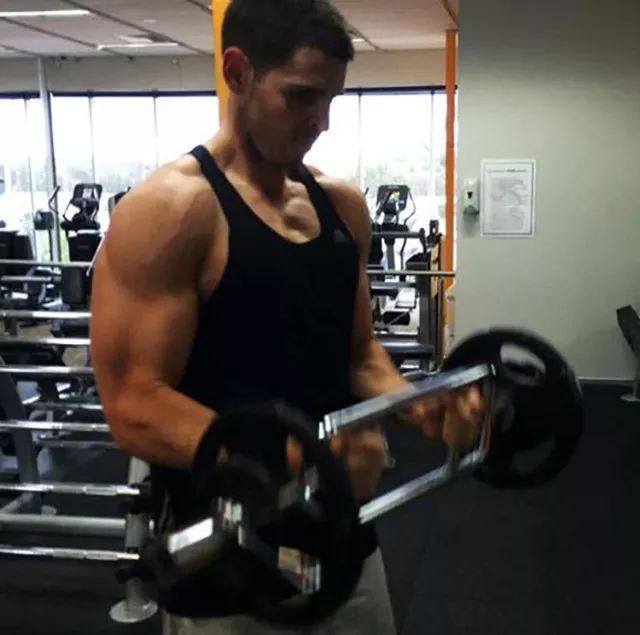 十年前，他是“最大失败者”冠军，然后他用十年时间令所有人折服