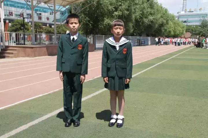 最新版校服,最新款学生校服