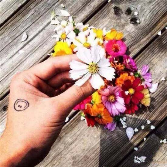 你有愿意为你纹身的人吗,你接受另一半有纹身吗