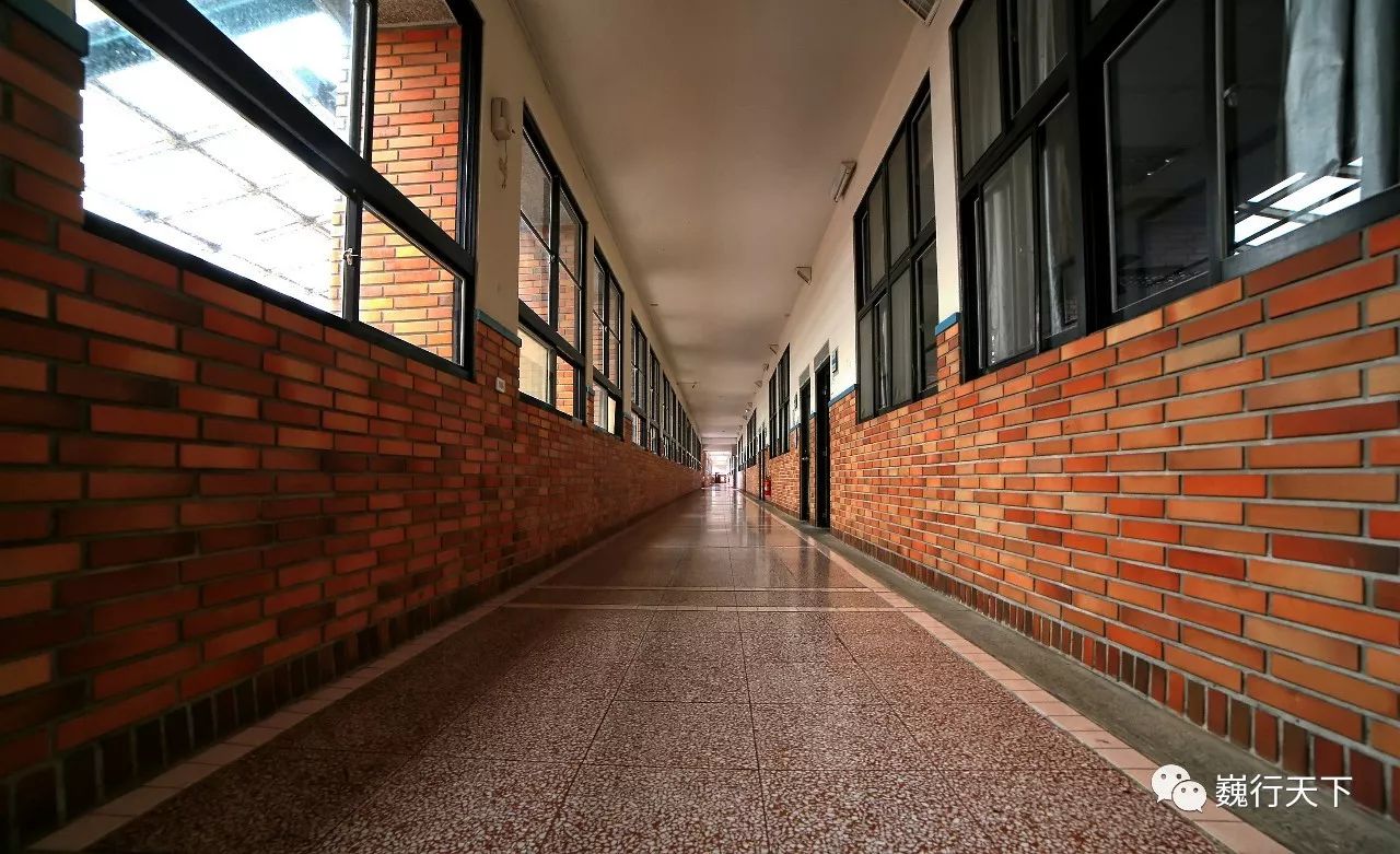 这所大学很特别，来的人都会找到逝去的校园爱情故事