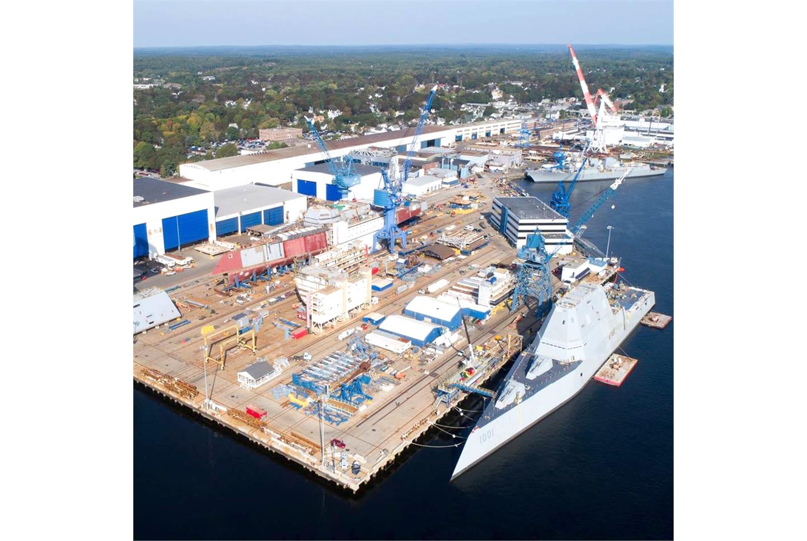 美军最强战舰是出来搞笑的？海试第二天动力就出故障返厂