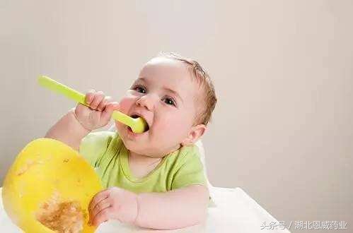 2个月宝宝冲奶的正确方法,如何正确给宝宝冲奶