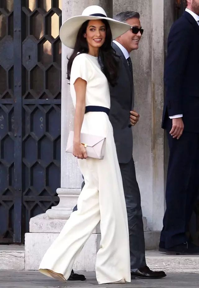 这些穿搭充满着青春时尚感,这些时髦单品让你人见人爱