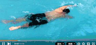 如何练好自由泳滚翻转身,梦觉自由泳转身蹬壁技巧
