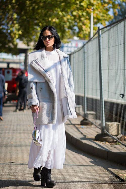 冬天连衣裙不粘毛百搭显瘦,赖床连衣裙搭配