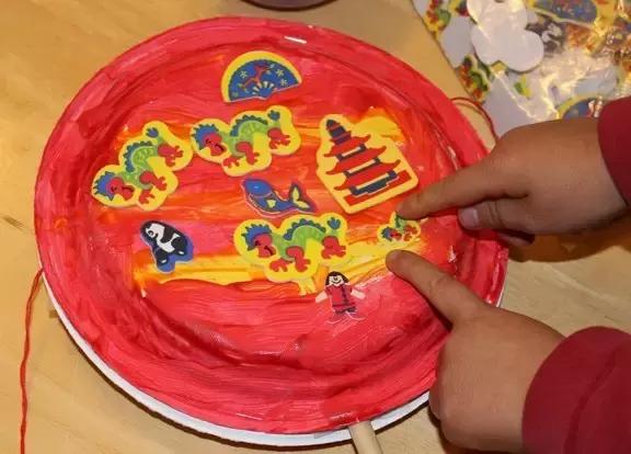 拨浪鼓手工制作废物利用,手工卡纸制作拨浪鼓