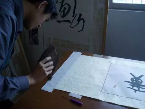 书画作品装裱价格,书画装裱标准及装裱操作全过程