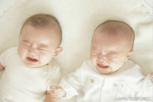 都说宝宝游泳好处多多，但是上网一查我却有点犹豫了……