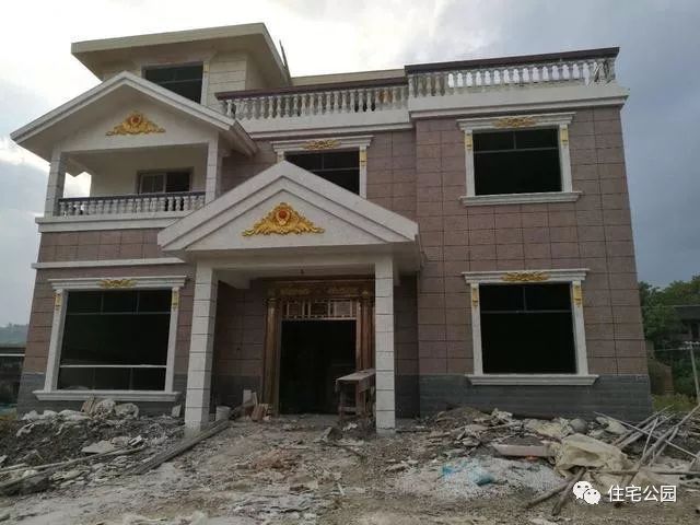 为父母在老家盖房花45万,为父亲放弃80万年薪回农村