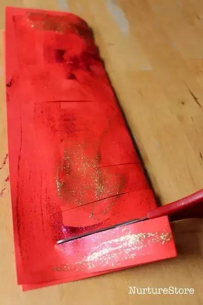 幼儿园元旦手工制作:鞭炮灯笼卡纸舞龙等,8个教程“年味”十足