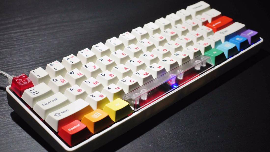 机械键盘焊接轴和插拔轴哪个好,入门级的机械键盘用什么轴比较好