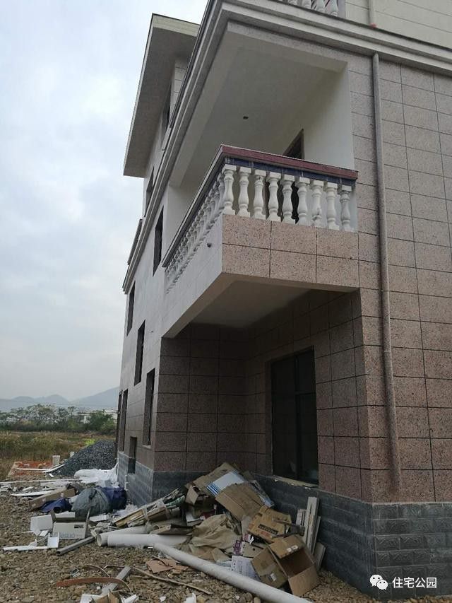 为父母在老家盖房花45万,为父亲放弃80万年薪回农村