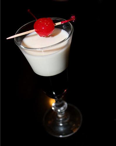 一杯敬过往何以消愁,喝什么酒最容易消愁