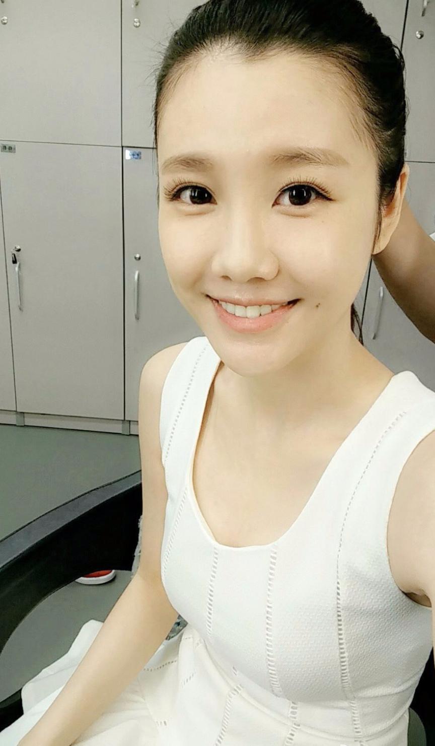 女足球主持,足球女主持人最好看的是哪个