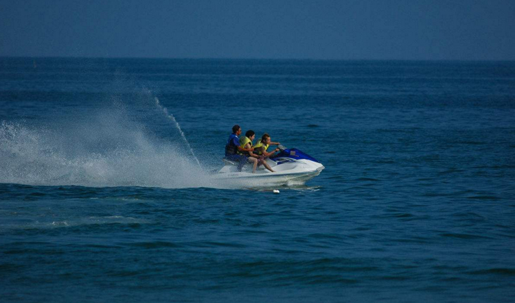 包豪华游艇出海海钓,租一艘豪华游艇出海海钓