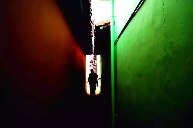 丽江惊现国内第一个彩色村！美的太不像话，像童话！