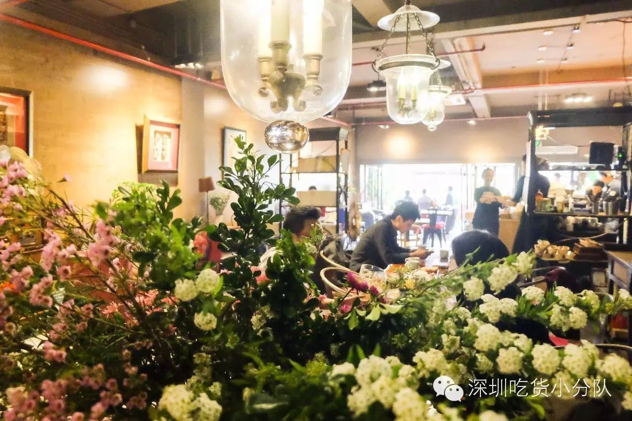 第3家店,但新来的两个男店长都不是人...