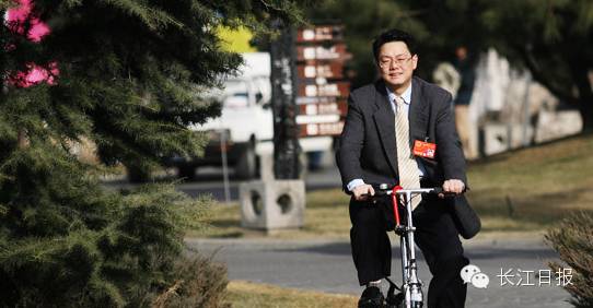 支持车改的省统计局副局长叶青，撰文自曝曾被骂神经病