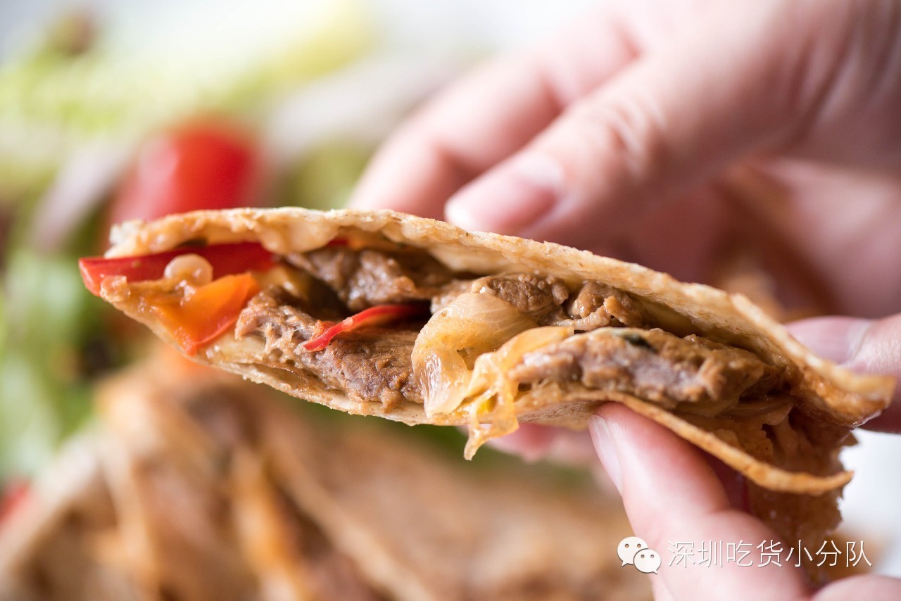 第3家店,但新来的两个男店长都不是人...