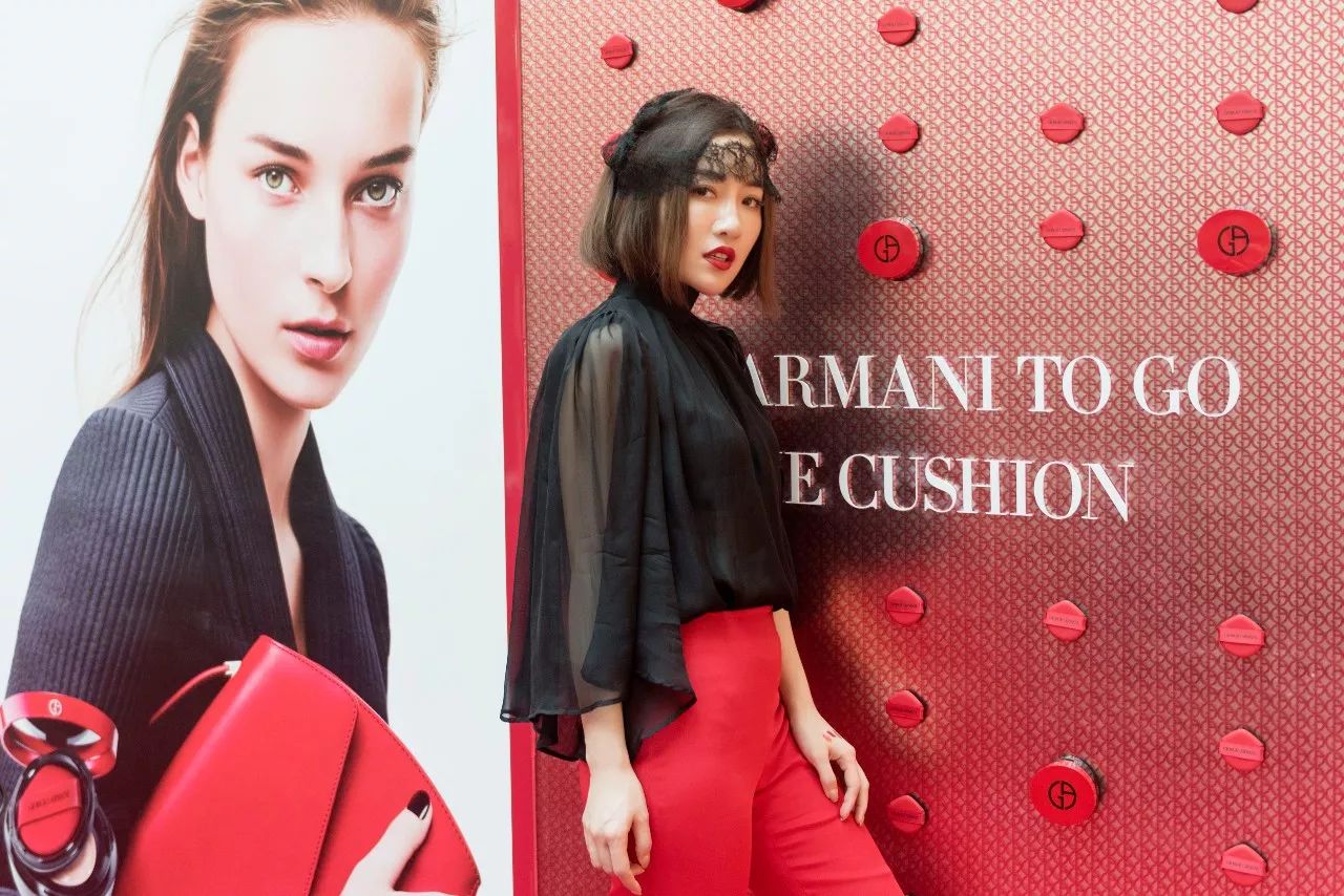 十二月属于“阿玛尼之红”