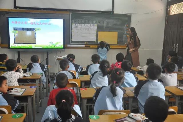 青秀校园｜云景路小学举办手风琴音乐会；凤翔路小学承办自治区级优秀课例展示评选；“黄贤群特级教师工作室团队”送教下乡镇中学