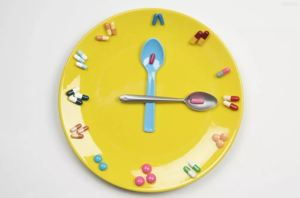 店员经典培训教材:这些药要空腹服用!