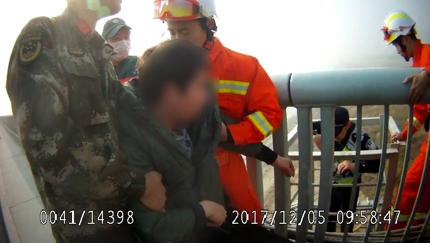 4岁男童看到电视就吓哭,“恐屏”症背后竟是这个原因,家长反思:我是不是做错了?|武汉早班车