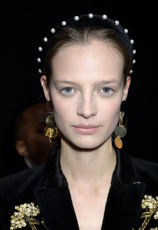 美到犯规|有了这些花样玩法谁还要正经地戴珍珠?