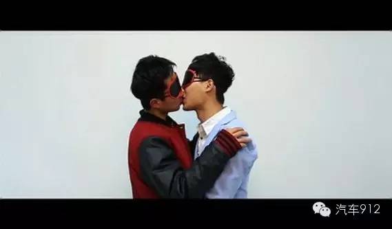 接吻不传染感冒，但可能“毒”！