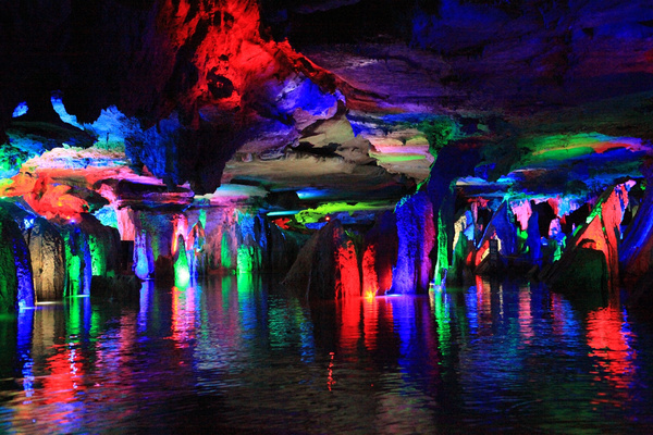 世界少有天然深水港,桂林潜水溶洞