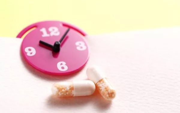 店员经典培训教材:这些药要空腹服用!