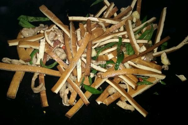 豆干炒肉片的配料,豆干炒肉的热量是多少大卡