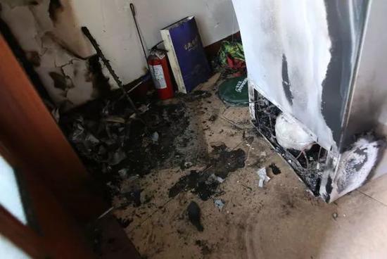 冰箱压缩机烧毁会着火么,新飞冰箱冒烟了