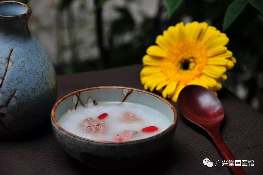 强寒潮来袭中医专家建议这样做,天气降温寒冷的养生知识