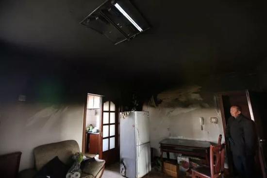 冰箱压缩机烧毁会着火么,新飞冰箱冒烟了