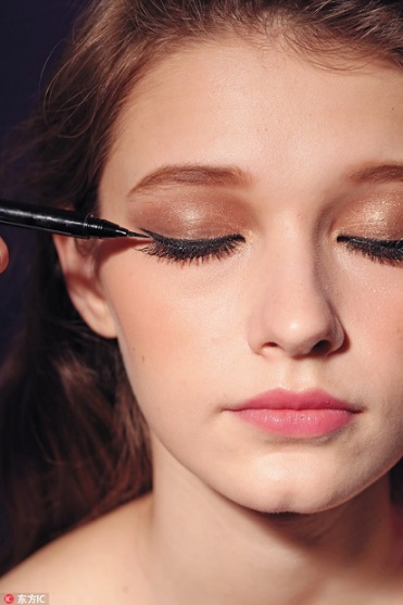 倪妮同款眼妆推荐,倪妮同款眼妆图解