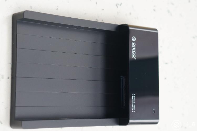 orico奥睿科m.2移动硬盘盒评测,orico奥睿科移动硬盘盒拆卸