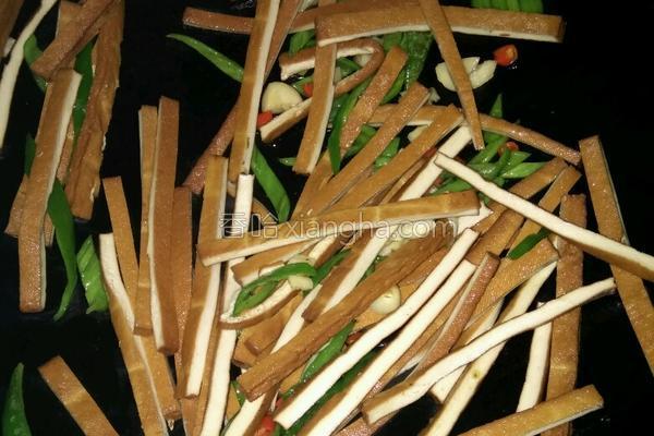 豆干炒肉片的配料,豆干炒肉的热量是多少大卡