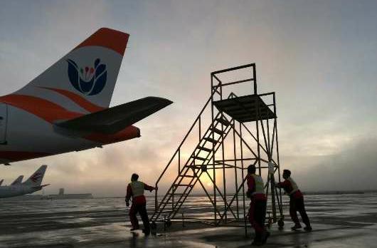 红航：机务老韩的故事血染的风采