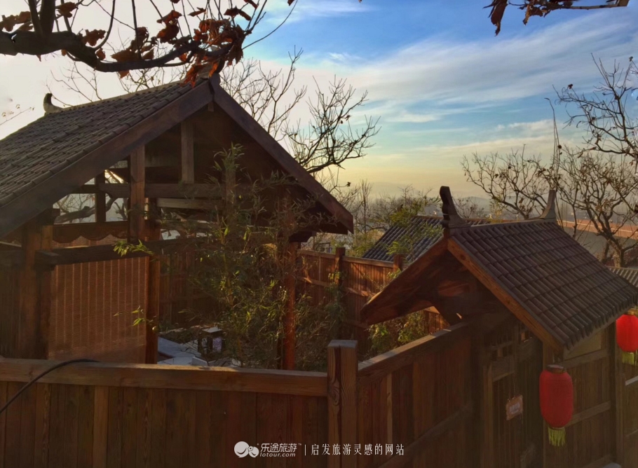 汤泉宫温泉景点,半山上泉温泉度假村