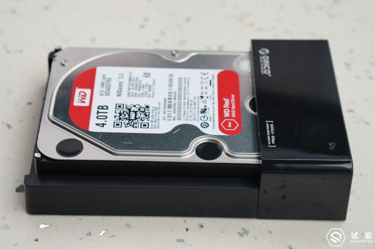 orico奥睿科m.2移动硬盘盒评测,orico奥睿科移动硬盘盒拆卸