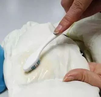 滚筒洗衣机洗羽绒服会不会爆炸,清洗羽绒服可以直接用洗衣机吗