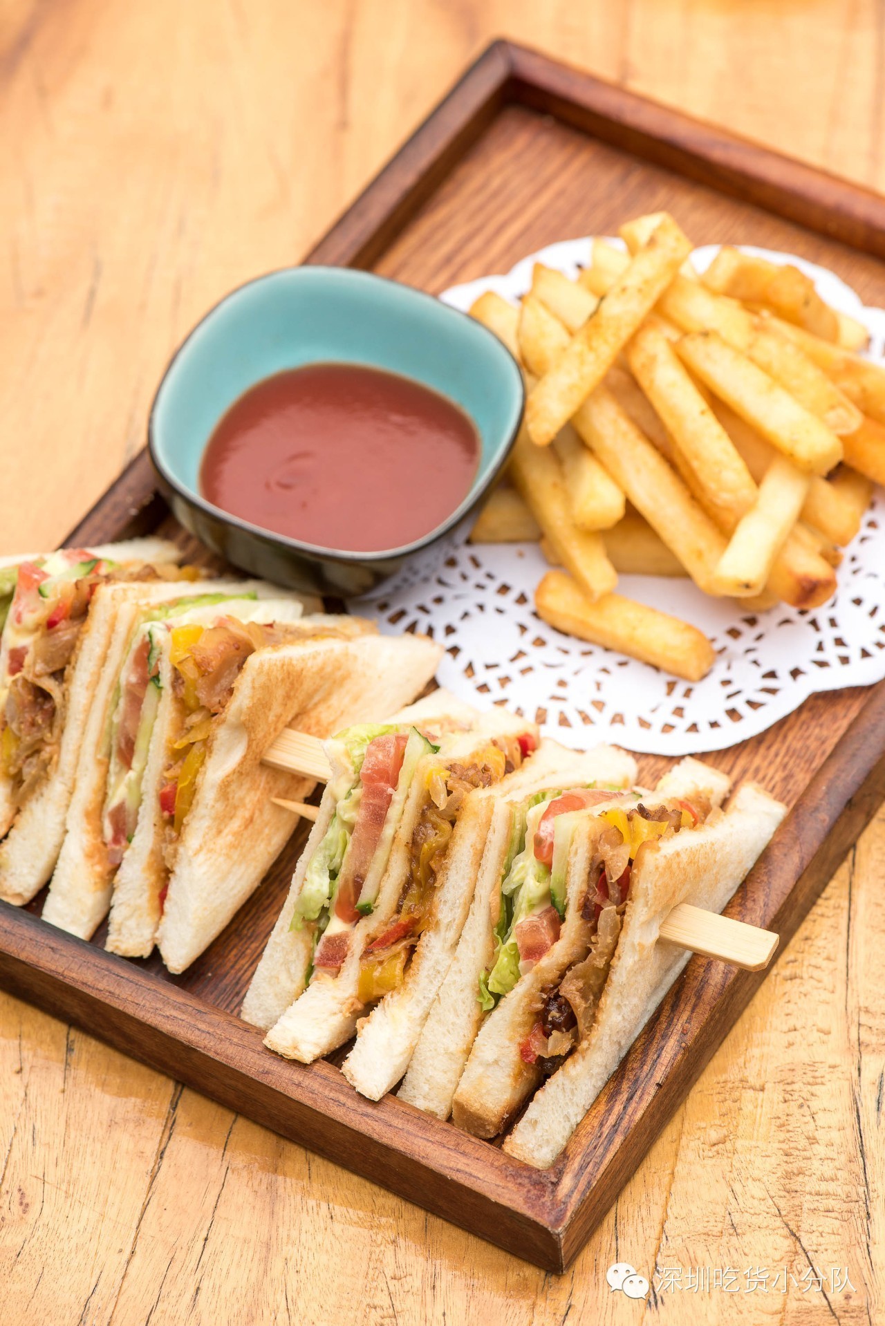 第3家店,但新来的两个男店长都不是人...