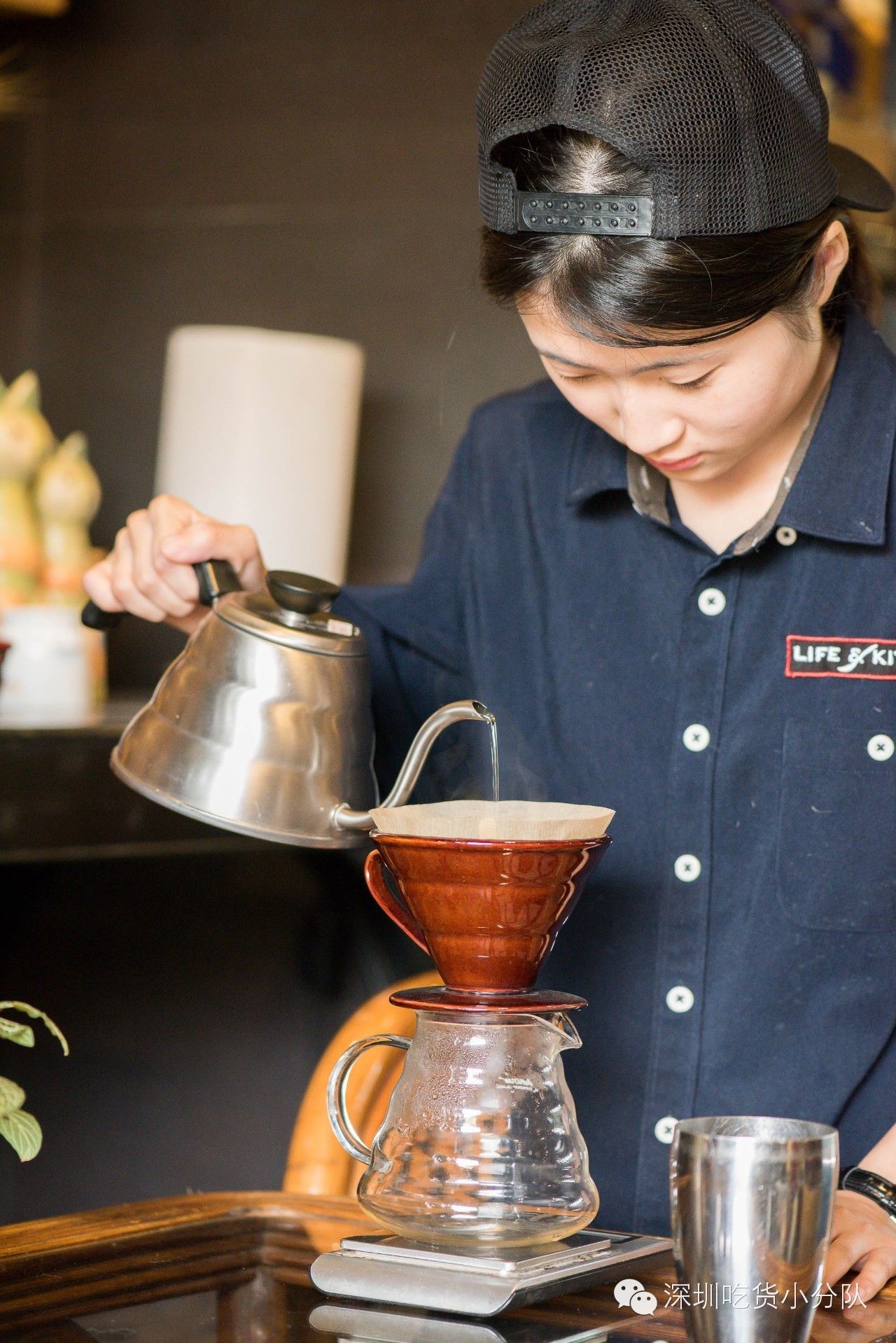 第3家店,但新来的两个男店长都不是人...