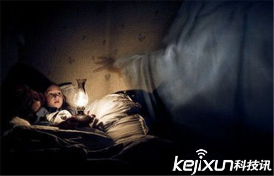 半夜遇到鬼压床的真相,世界上没有鬼为什么会有鬼压床